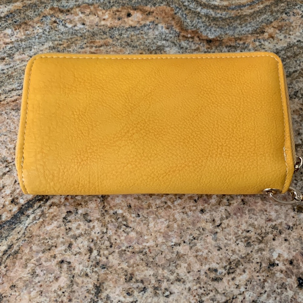 Yellow Wallet - Picture 4 of 5